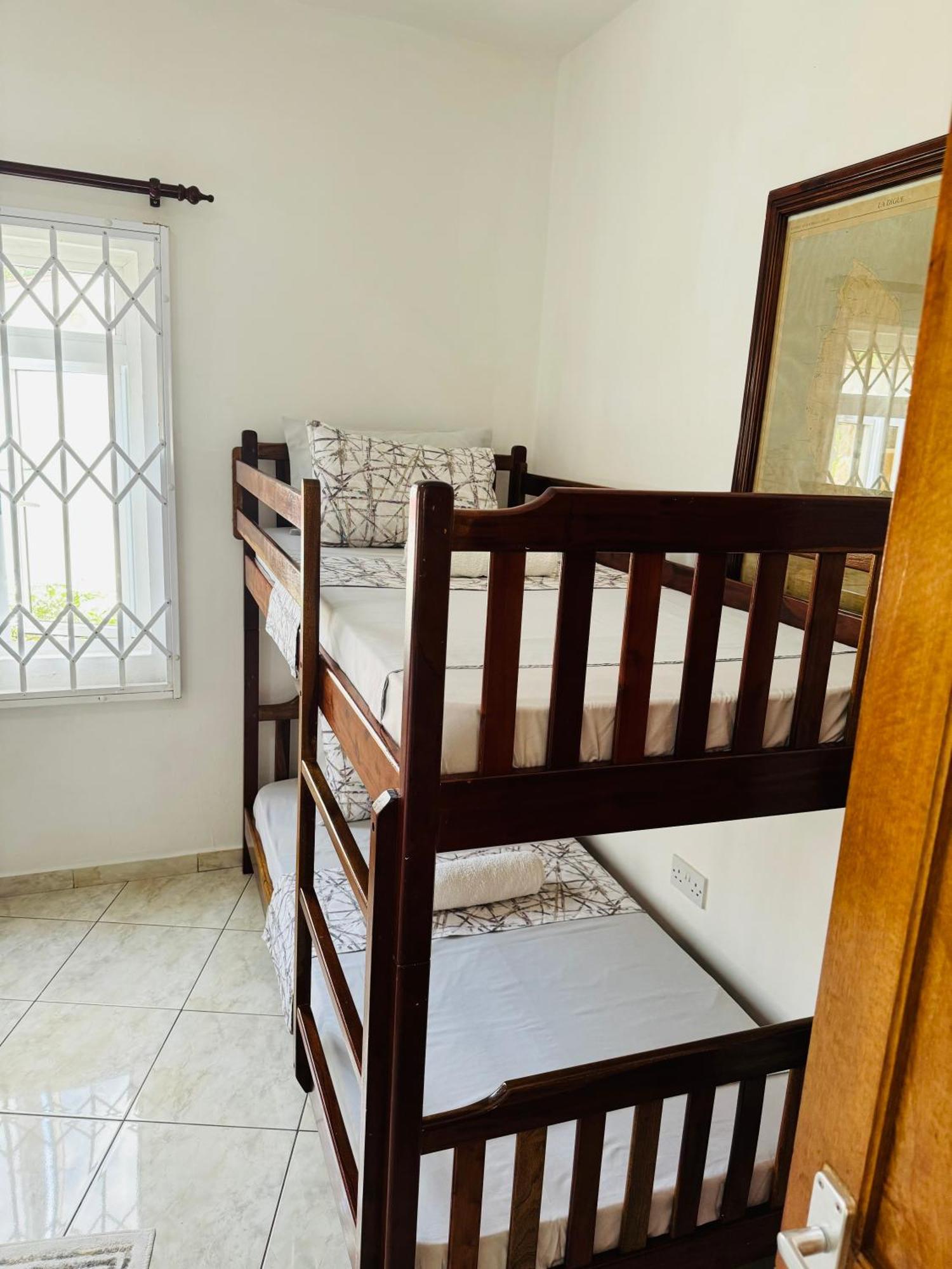 Apartment D Bes Self Catering Beau Vallon (Mahe)